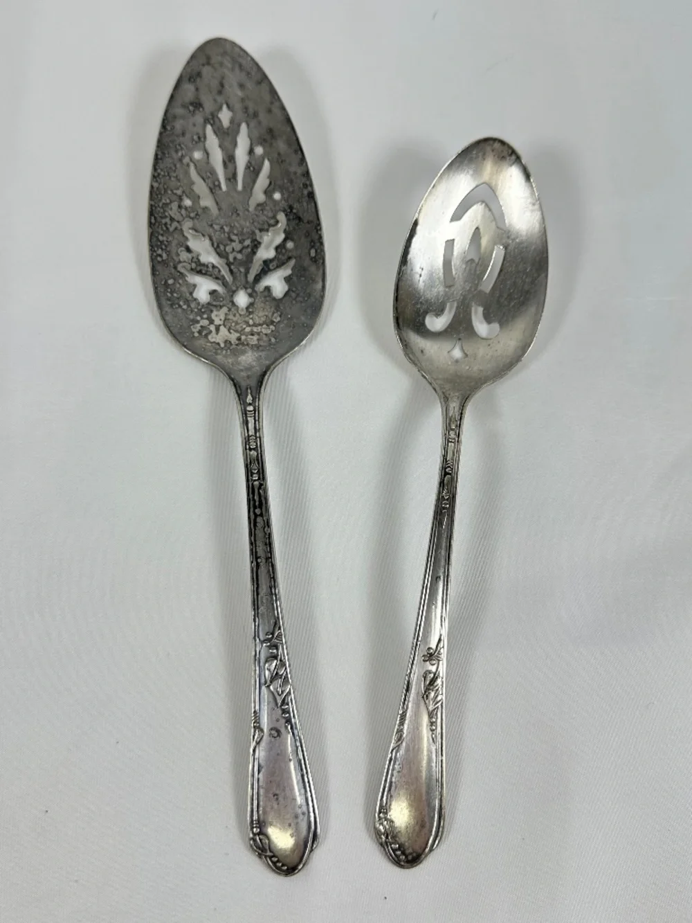 Wm. A Rogers A1 Plus Oneida LTD, Meadowbrook, Cake/Pie Server and Slotted Spoon